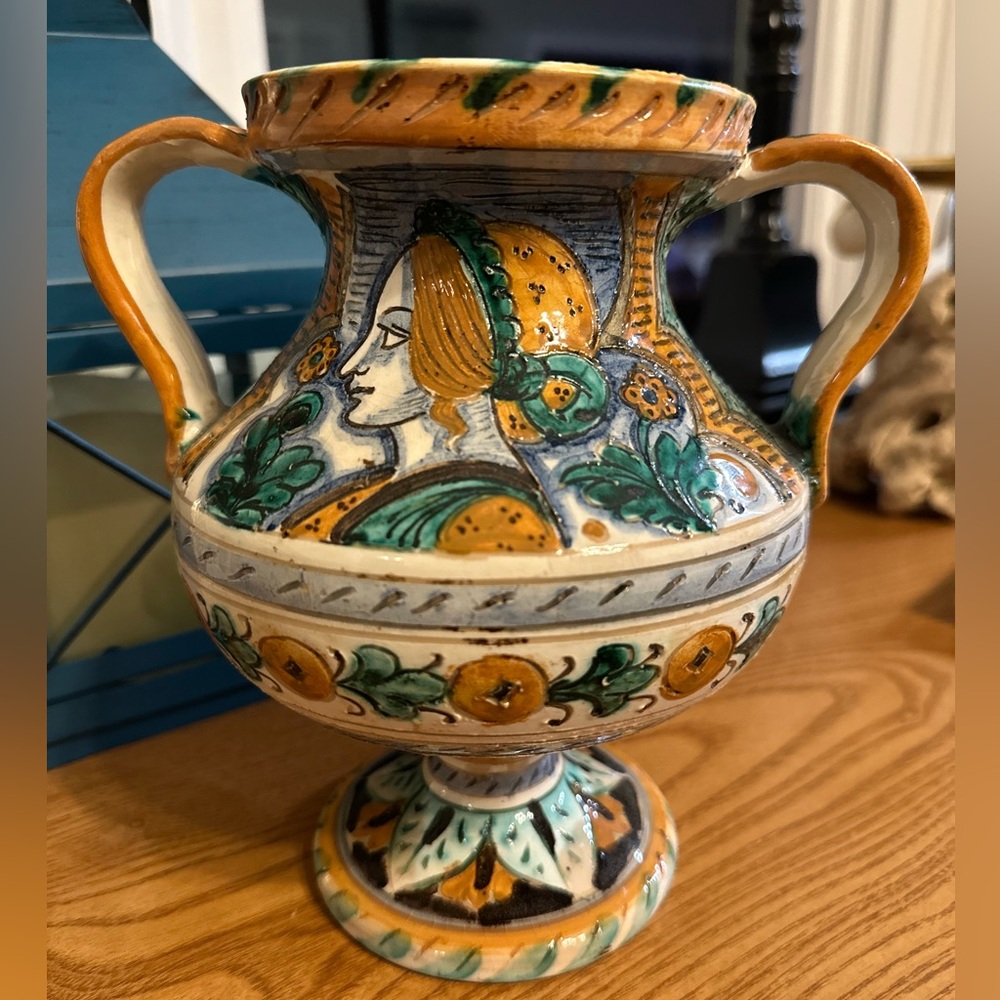 Hand Painted Vintage Italian Majolica Ceramic 2-Handled Footed Vase in GUC